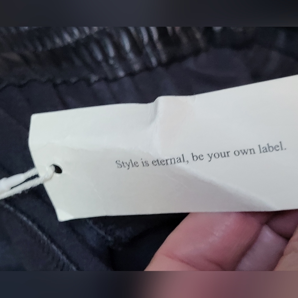 Luvamia Women's Black Pleated High Waist Faux Leather Shorts - Size XL - Picture 7 of 9